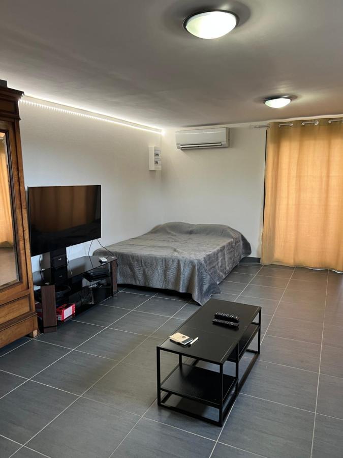 Studio Cosy Avec Grand Jardin Privatif Oasis Provencale A Taradeau Exterior foto